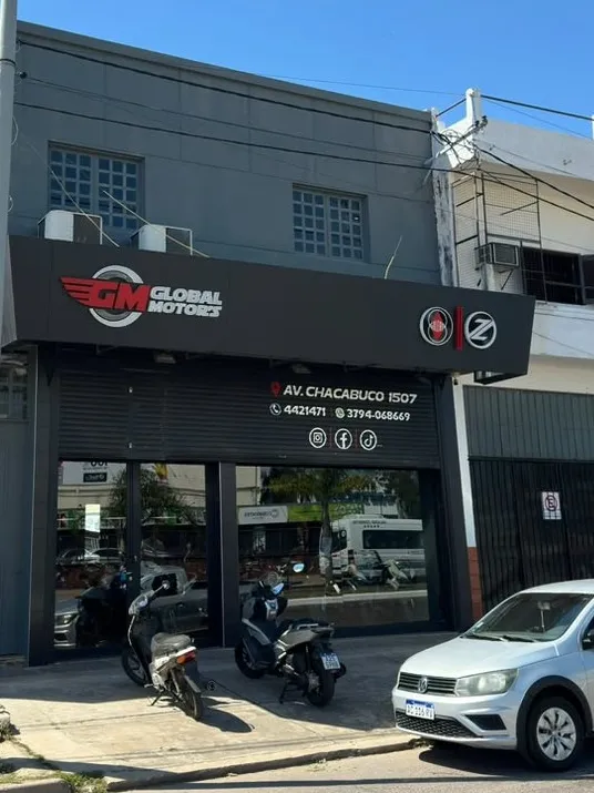 El frente del local de Global Motor's en Av. Chacabuco 1507